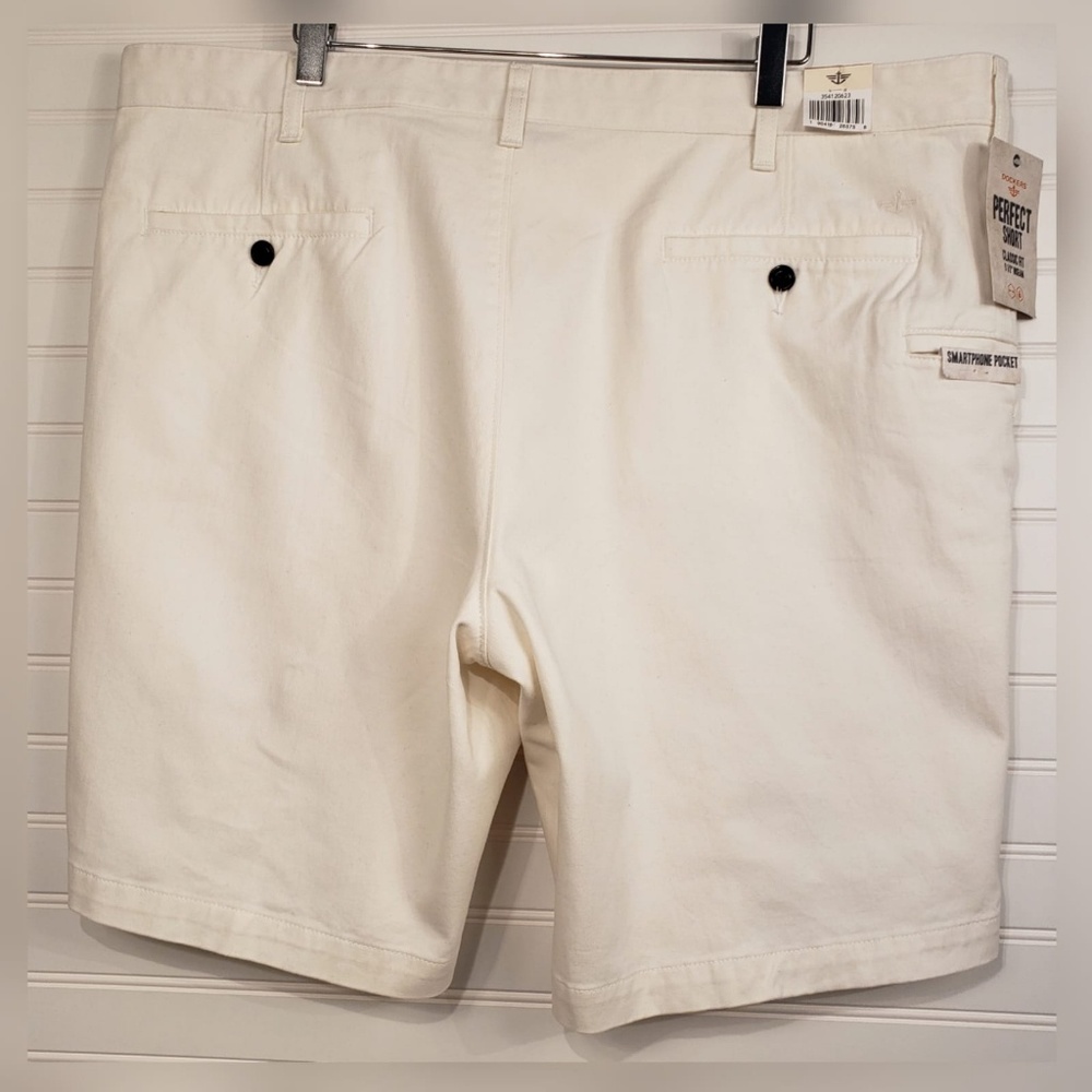 Dockers Golf Shorts Off White - Picture 3 of 4